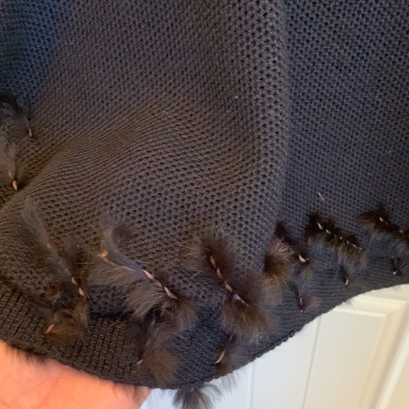 π
Ίπππ Doncaster black merino wool, silk, cashmere sweater with rabbit fur trim - Picture 4 of 10